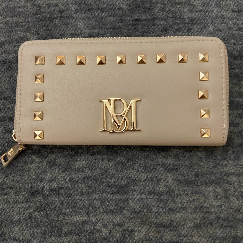 Women’s (or teens) Wallet or Pocketbook.
